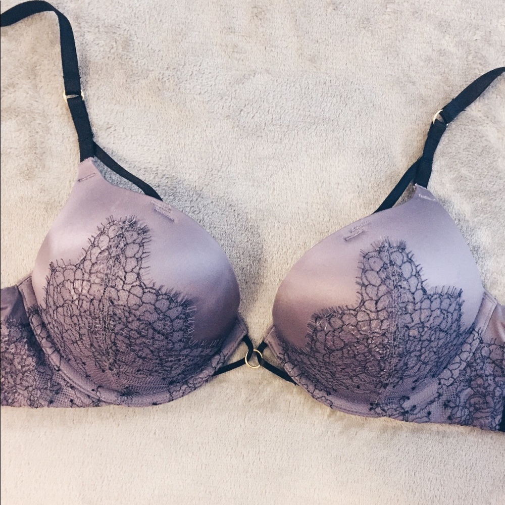 Victoria’s Secret Bombshell bra 32C